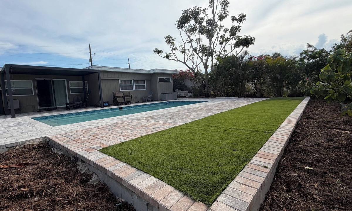 Seminole House | 🏖️Sleeps 10🏖️ MINUTES to BEACHES, 💦New Heated Saltwater Pool!