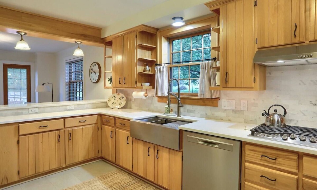 Orrtanna House | Sleeps 10, Private, Farmhouse.