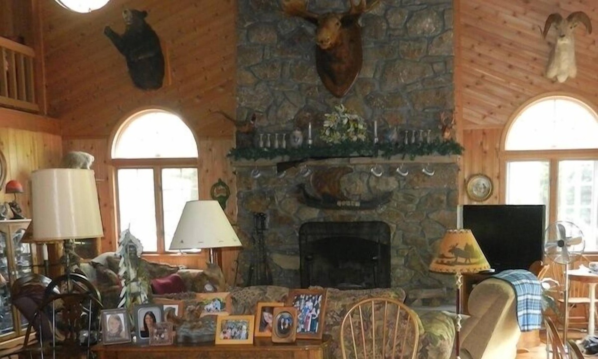 Bemus Point Cabin | Sleeps 12! Fireplace/Pet Friendly/Pond for swimming! Near BEMUS Pt on 40 acres