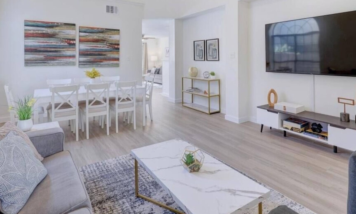 Willow Run House | Sleeps 12 | UT Access + Austin Concert Series 5BR