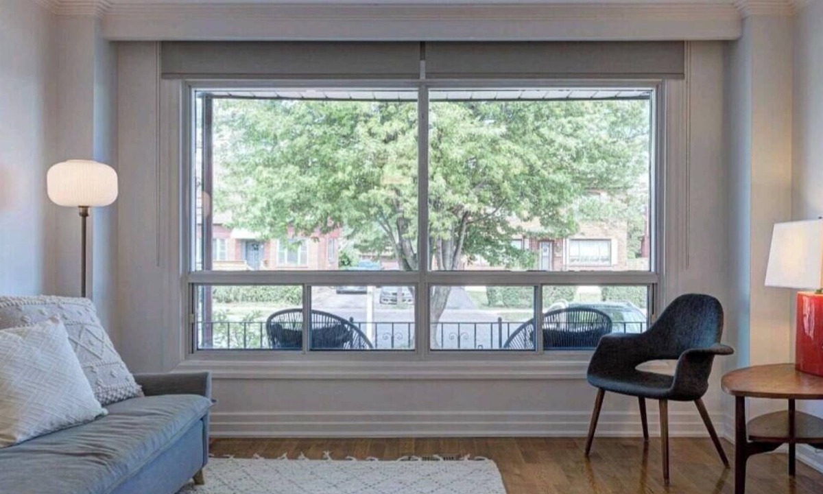 The Queensway House | Sleeps 14 15 Min to World Cup & Downtown