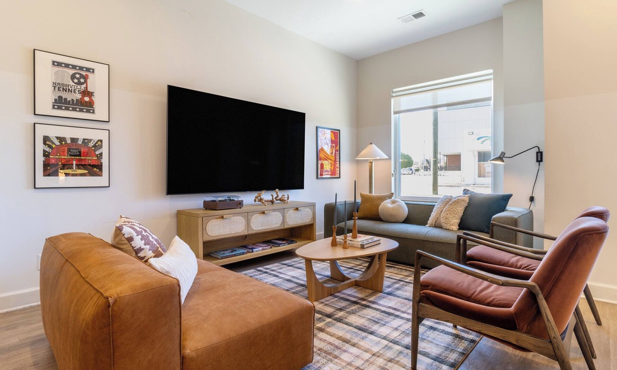 Buena Vista House | Sleeps 16 | 3 Units in Downtown Nashville, Private Balcony | Conway by AvantStay