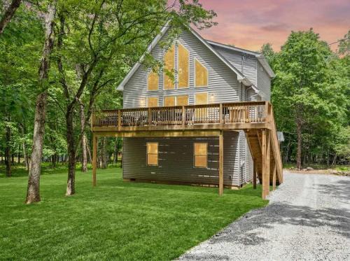 Albrightsville House | Sleeps 16 Hot Tub Arcade & Resort Amenities