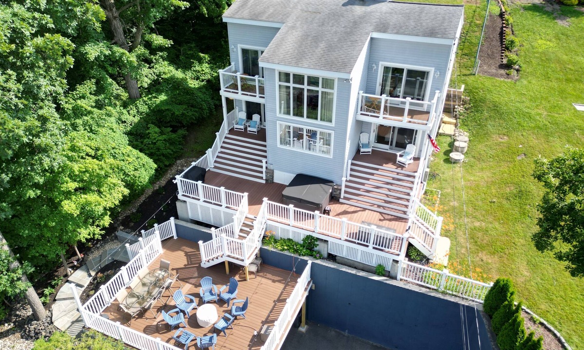 Brookfield House | Sleeps 16! Lake, Dock, Hot Tub, Deck, Fire Pit, Grill