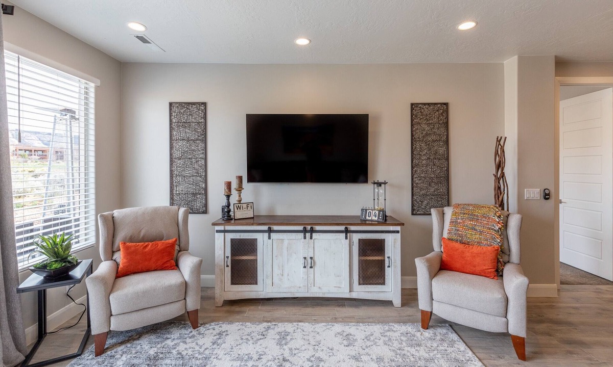St. George Villa | Sleeps 16 w/Loft & Fire Pit on 18th Green