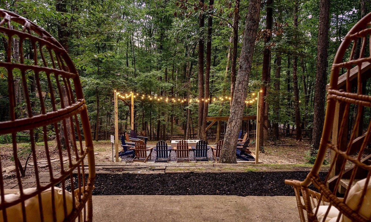 Massanutten House | Sleeps 17 - Hot Tub, Sauna, Gym, Game Room