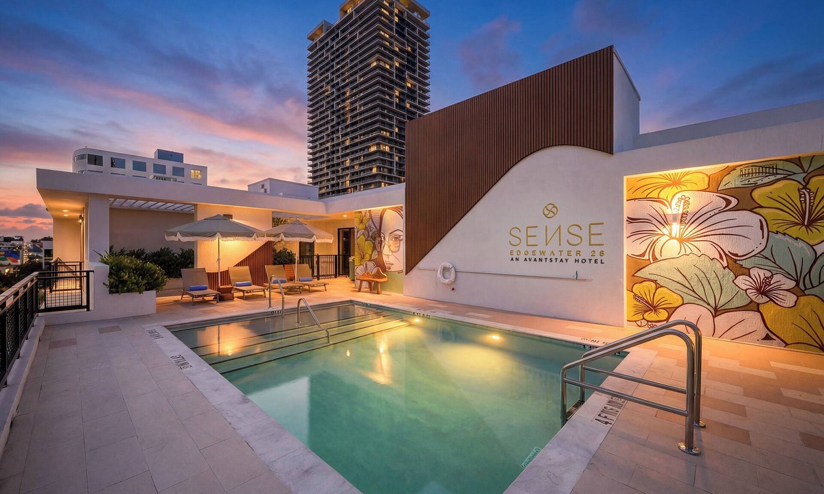 Midtown Hotel | Sleeps 18 | 3 Suites in New Luxury Hotel w/Rooftop Pool | Sense28 by AvantStay
