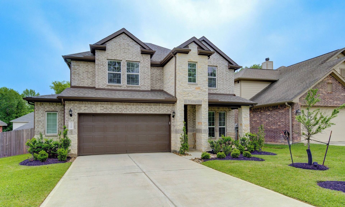 Walden on Lake Conroe House | Sleeps 18 5BR Walden Home Near Lake Conroe & Margaritaville
