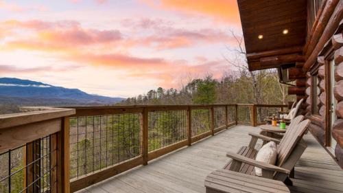 Pittman Center House | Sleeps 21 Luxury Cabin w Panoramic View Hot Tub Game Room Pinnacle Chalet