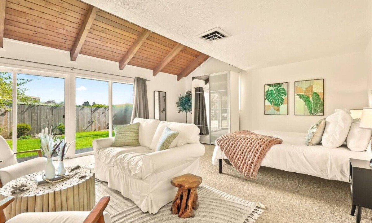 Cedar Hills House | Sleeps 22 | Game Room/Hot Tub