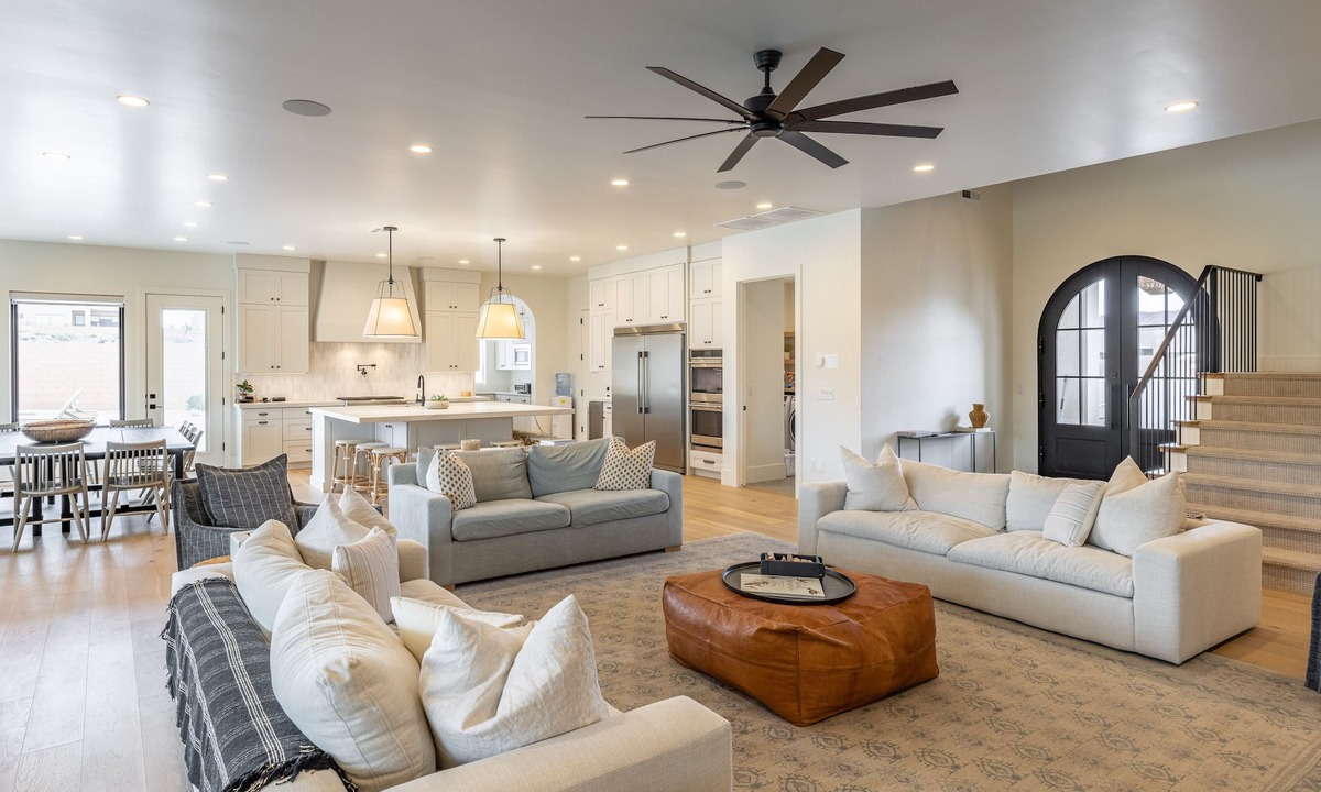 St. George House | Sleeps 25, Private Pool, Hot Tub & Courts, Playground