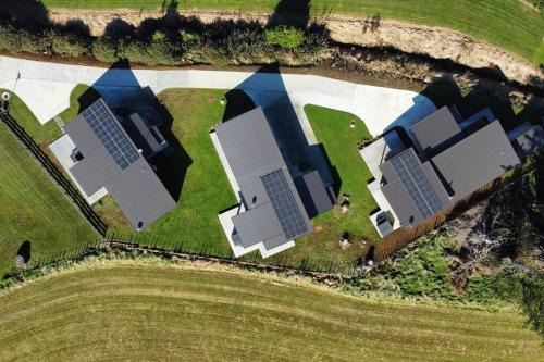 Ohakune House | Sleeps 36 people - 3 spas - 3 homes