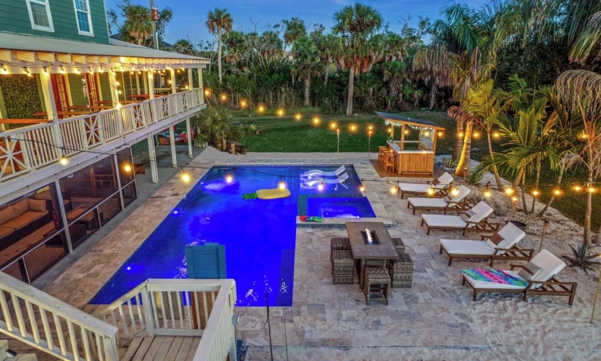 Tampa House | Sleeps 40! 13BR Heated Pool Waterfront Resort Spa
