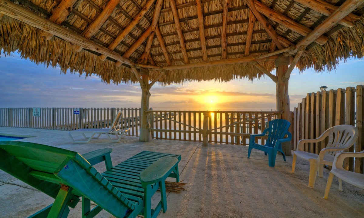 Flour Bluff House | Sleeps 54, 4 Bayfront Homes | Boat Dock, Waterfront Pool, Views | Laguna Village