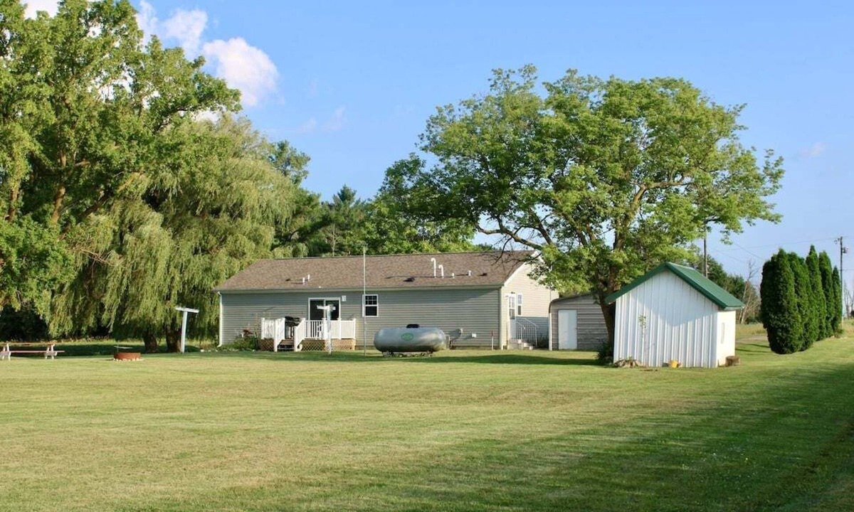 Clare House | Sleeps 6, rural & cozy.