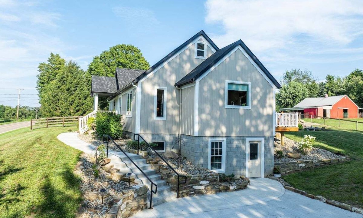 Elkton Cabin | Sleeps 6, Rural, Peaceful, Homey