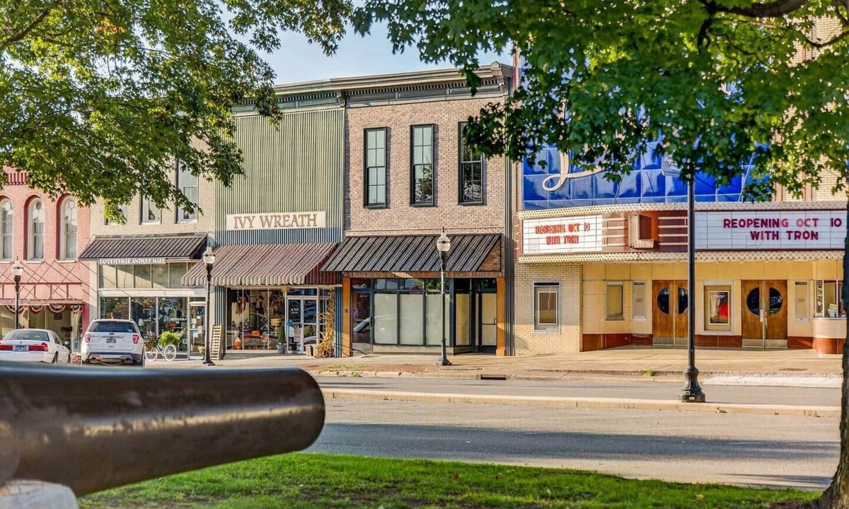 Fayetteville Apartment | Sleeps 6. Two Downtown Lofts Combined.