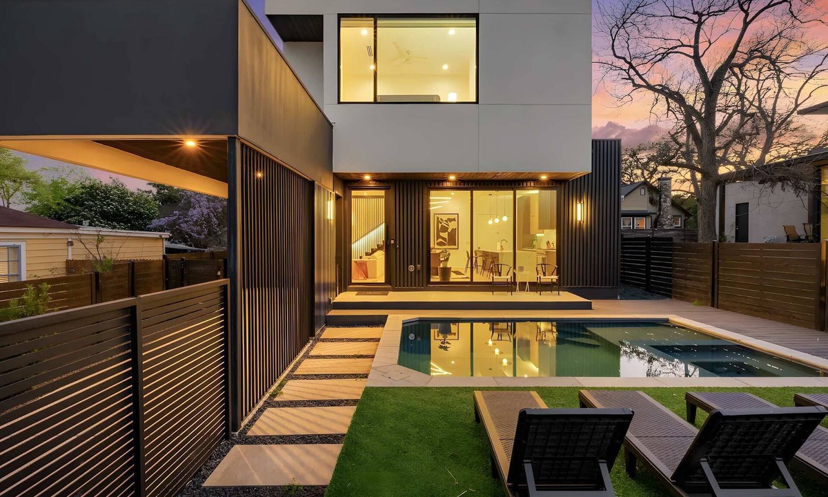Barton Heights House | Sleeps 8 Luxury Home near Zilker
