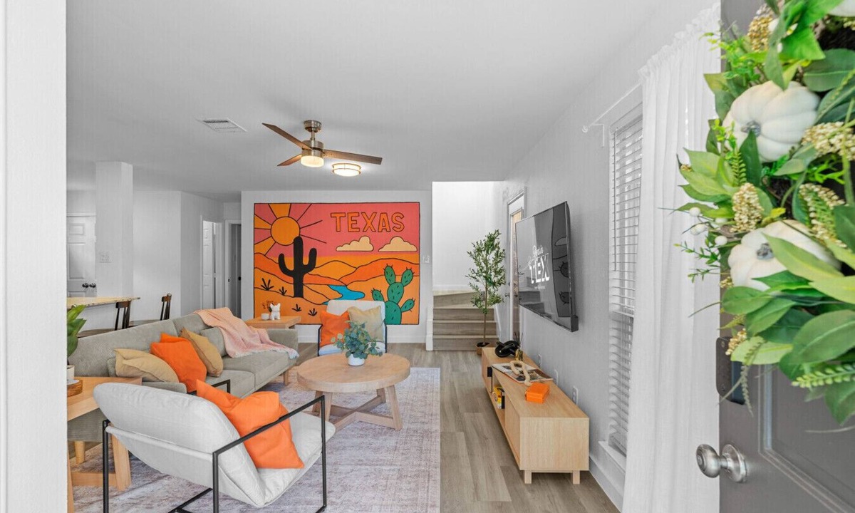 Leander House | Sleeps 8 Modern 3BR Leander | Coffee Bar & Yard