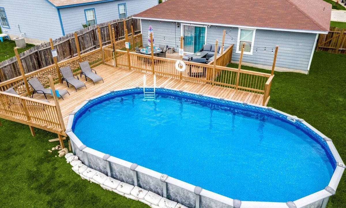 Arena District House | Sleeps 8 | Private Pool + Close to RiverWalk