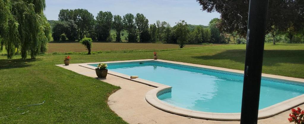 Laussou House | Sleeps 8 with Pool and Pet-Friendly