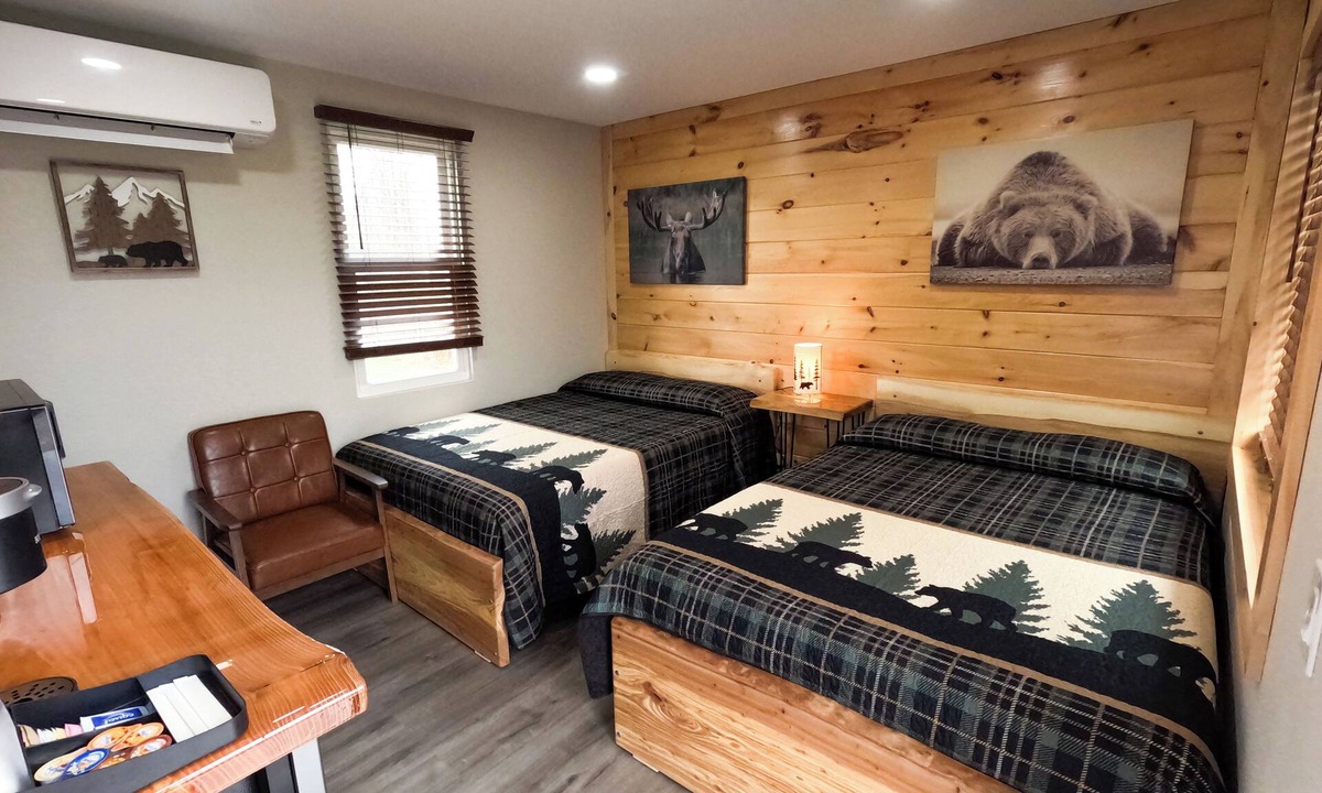 North Greece Hotel | Sleepy Bear Inn