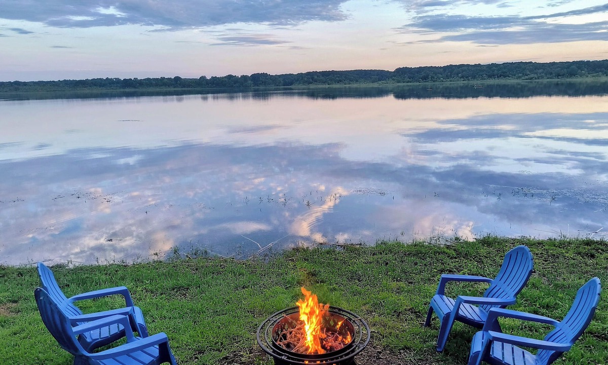 Gumberry House | Slice of Heaven on the Lake