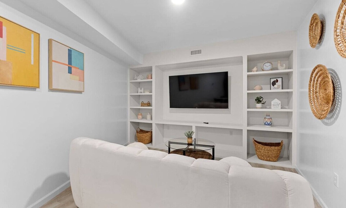 Orange Prairie Apartment | Slice of the good Life: Concord A8