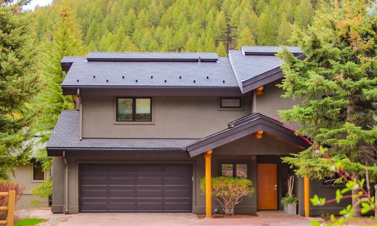 Warm Springs House | Slope-Side Chic: Home with Hot Tub