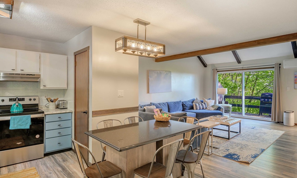 Tannersville House | Slopeside 3 Bedroom, 2.5 Bath