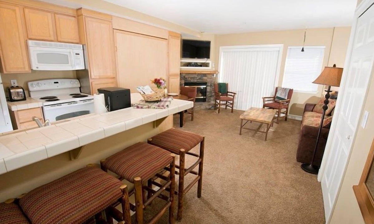Kirkwood Condo | Slopeside Location + Shared Outdoor Hot Tub