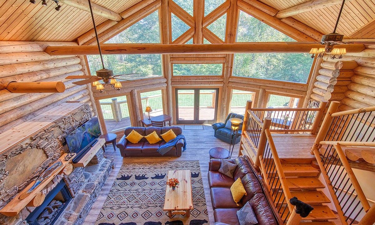 Sylva Apartment | Slps 24 12m Town 7acre Huge Yard Theatre Gmroom