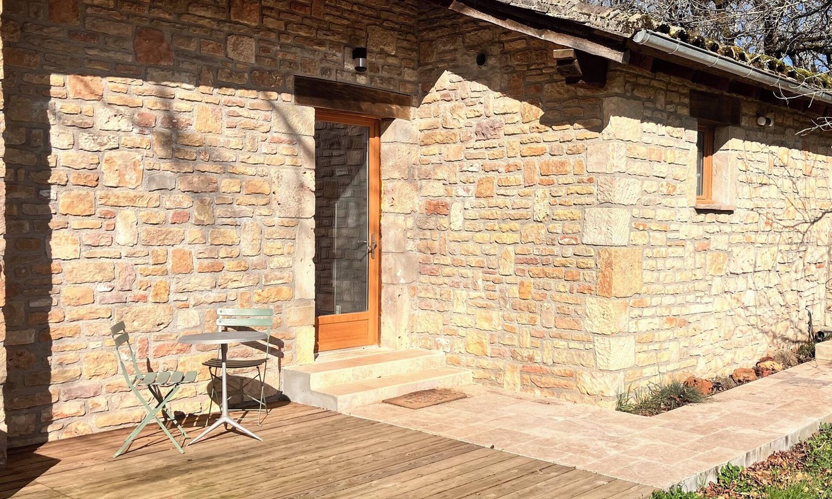 Saint-Antonin Noble Val House | Small 2/4 person gite with swimming pool to share with the large gite