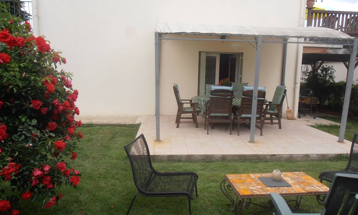 Bergerac Apartment | Small apartment with garden