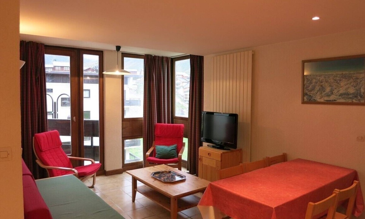 Le Lavachet Apartment | SMALL BUILDING NEAR THE SLOPES SOUTH FACING ROCHES ROUGES B20