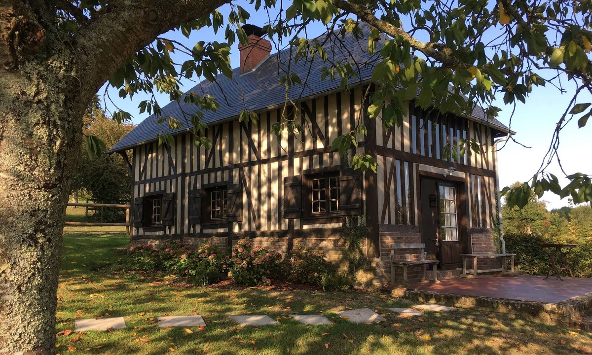 Bonneville-la-Louvet House | Small charming barn