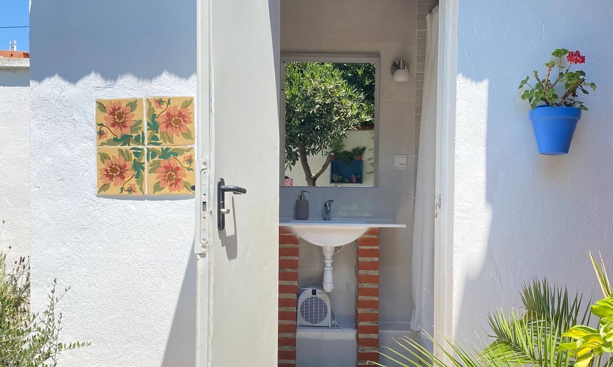 La Malva-rosa Apartment | Small charming loft on the beachfront