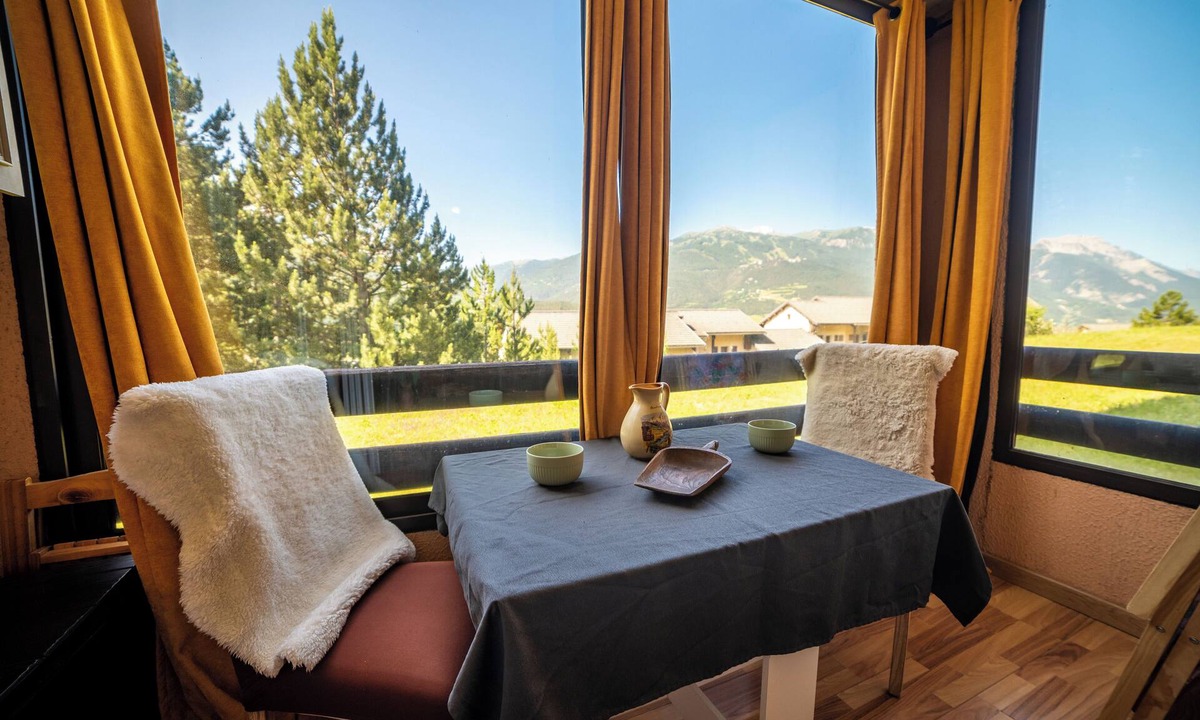 Barcelonnette Apartment | Small cocoon facing south with a view - Lesclesdenicole