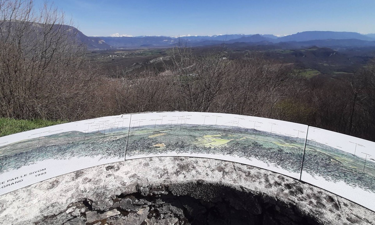 Virieu-le-Grand House | Small comfortable village house