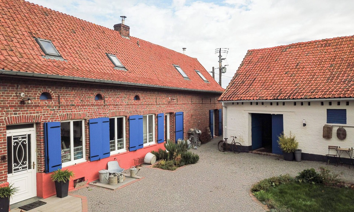 Thiembronne House | Small cosy gîte for 4 to 6 people in a farmhouse with jacuzzi access