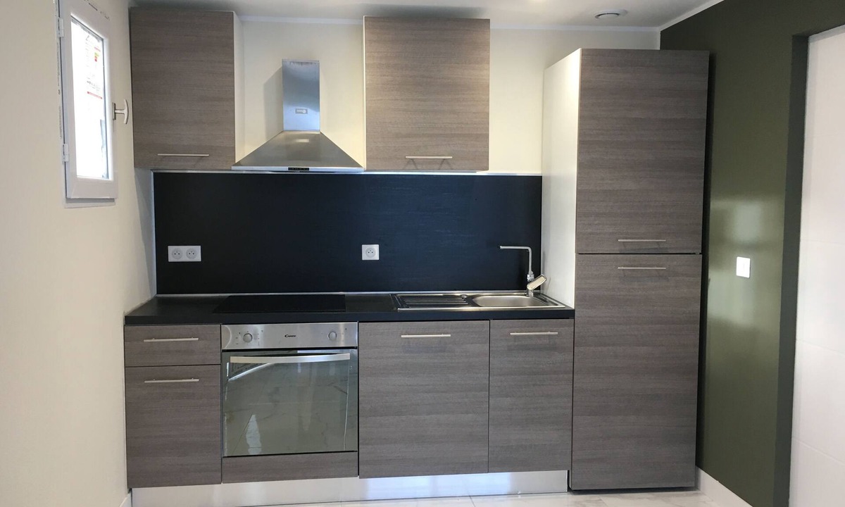 Saint-Aunes House | Small cottage near the beach