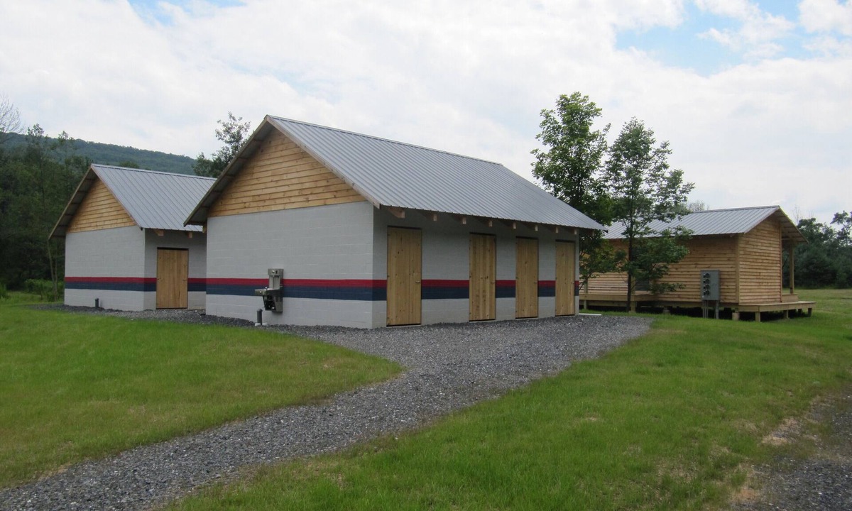 Port Matilda Cabin | Small Family Suite