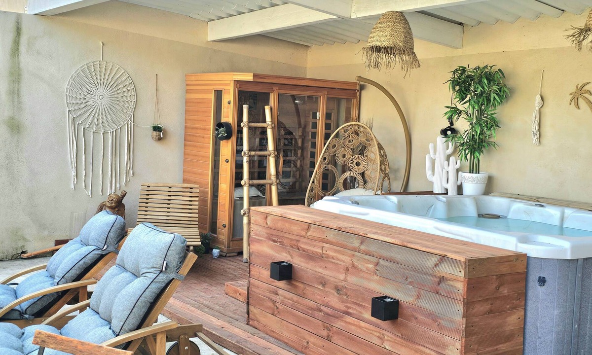 Caumont-sur-Durance House | Small flirtatious house