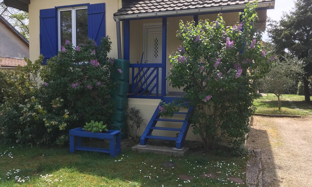 Saint-Fargeau-Ponthierry House | small house south of Paris