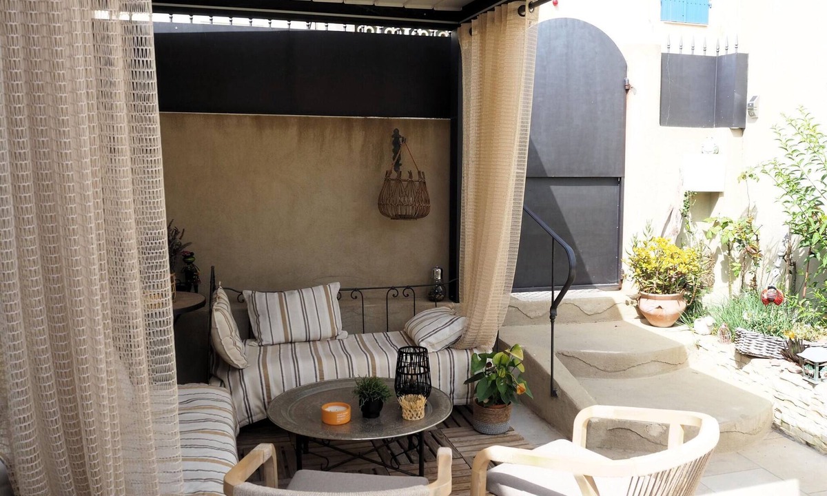 Bellegarde House | Small holiday home with courtyard, Bellegarde