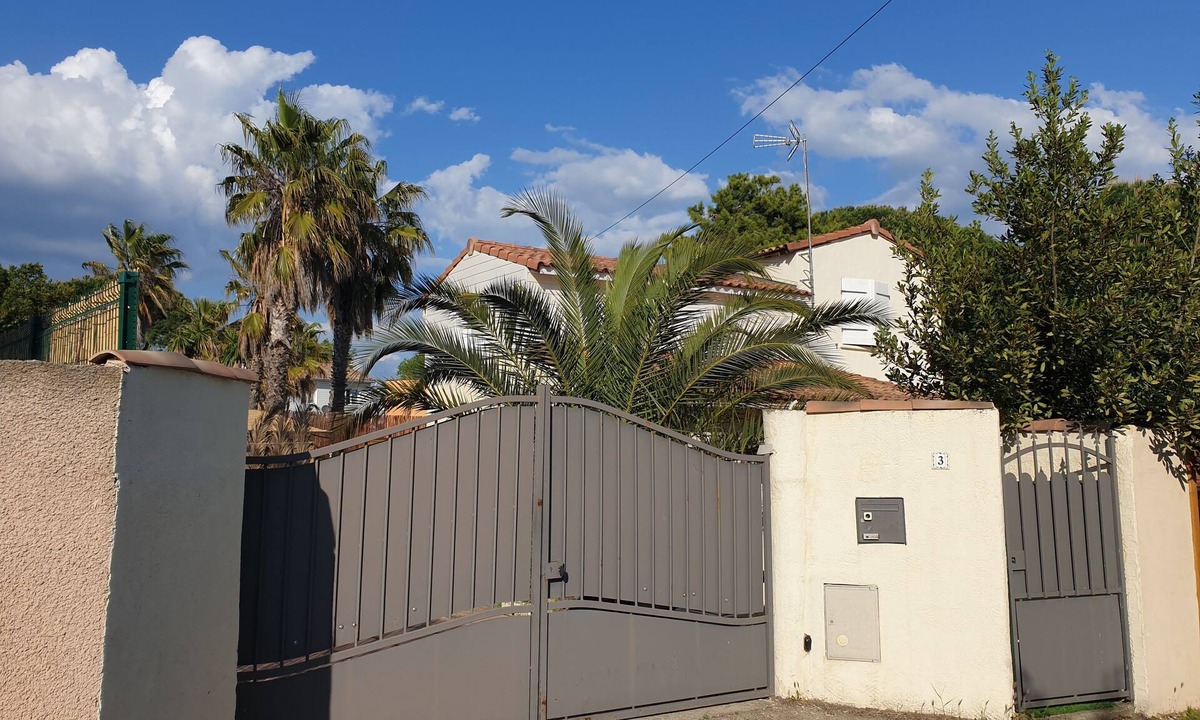 Le Grau-dʼAgde Cabin | Small house near the beach, parking, garden, wifi, air conditioning
