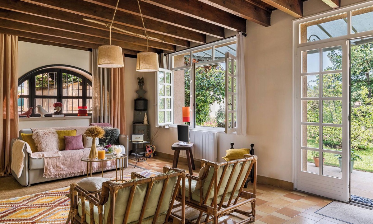 Lancie House | Small hunting lodge in the heart of the Beaujolais vineyards to welcome you
