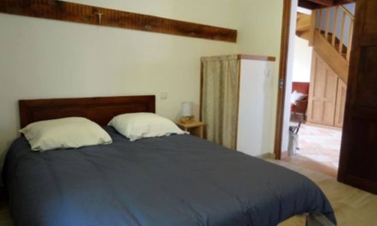 Menestreau-en-Villette Apartment | Small independent cottage in Sologne