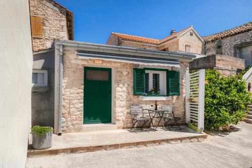 Diklo Apartment | Small stone house Luka