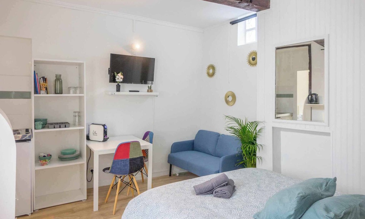 Bourgogne Apartment | Small studio downtown